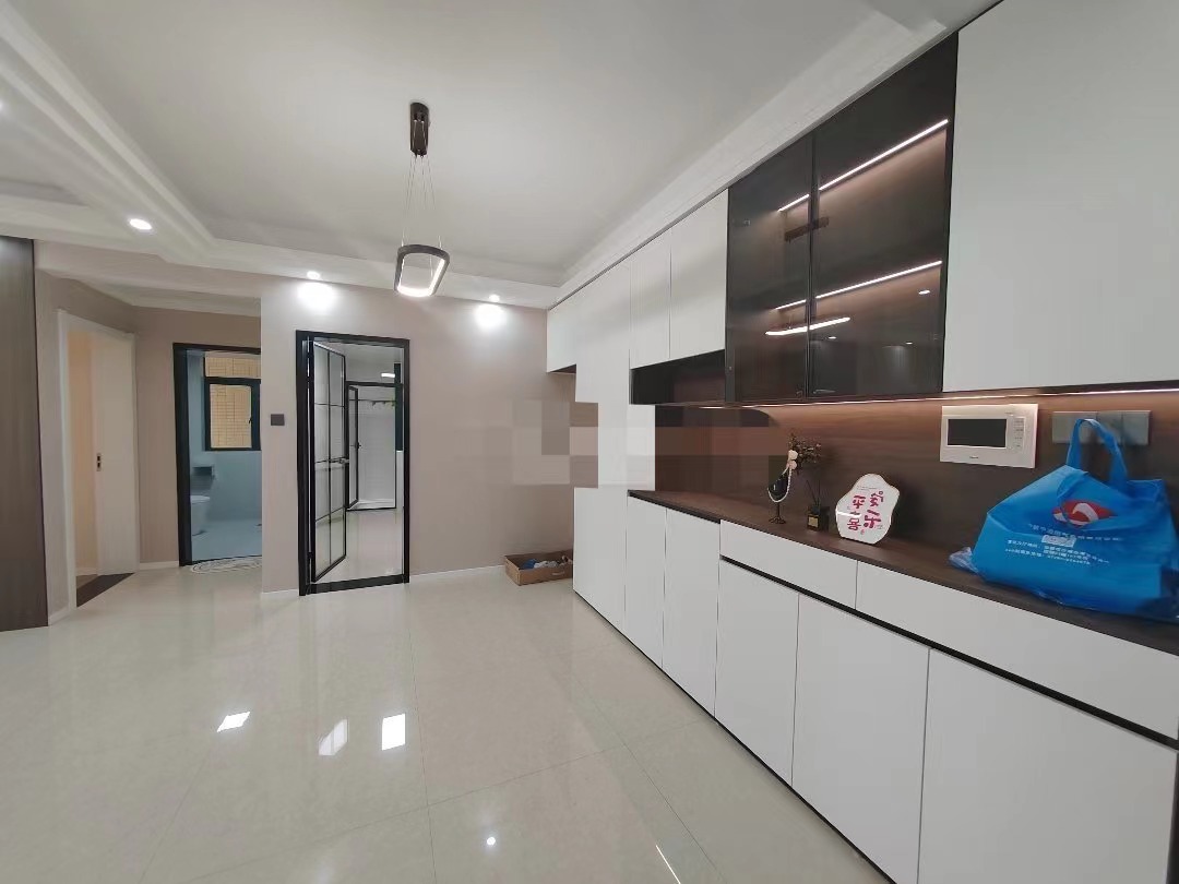 41，捡漏，新城壹号洋房，小高层，全新装修，定制酒柜皇朝家居全留下，