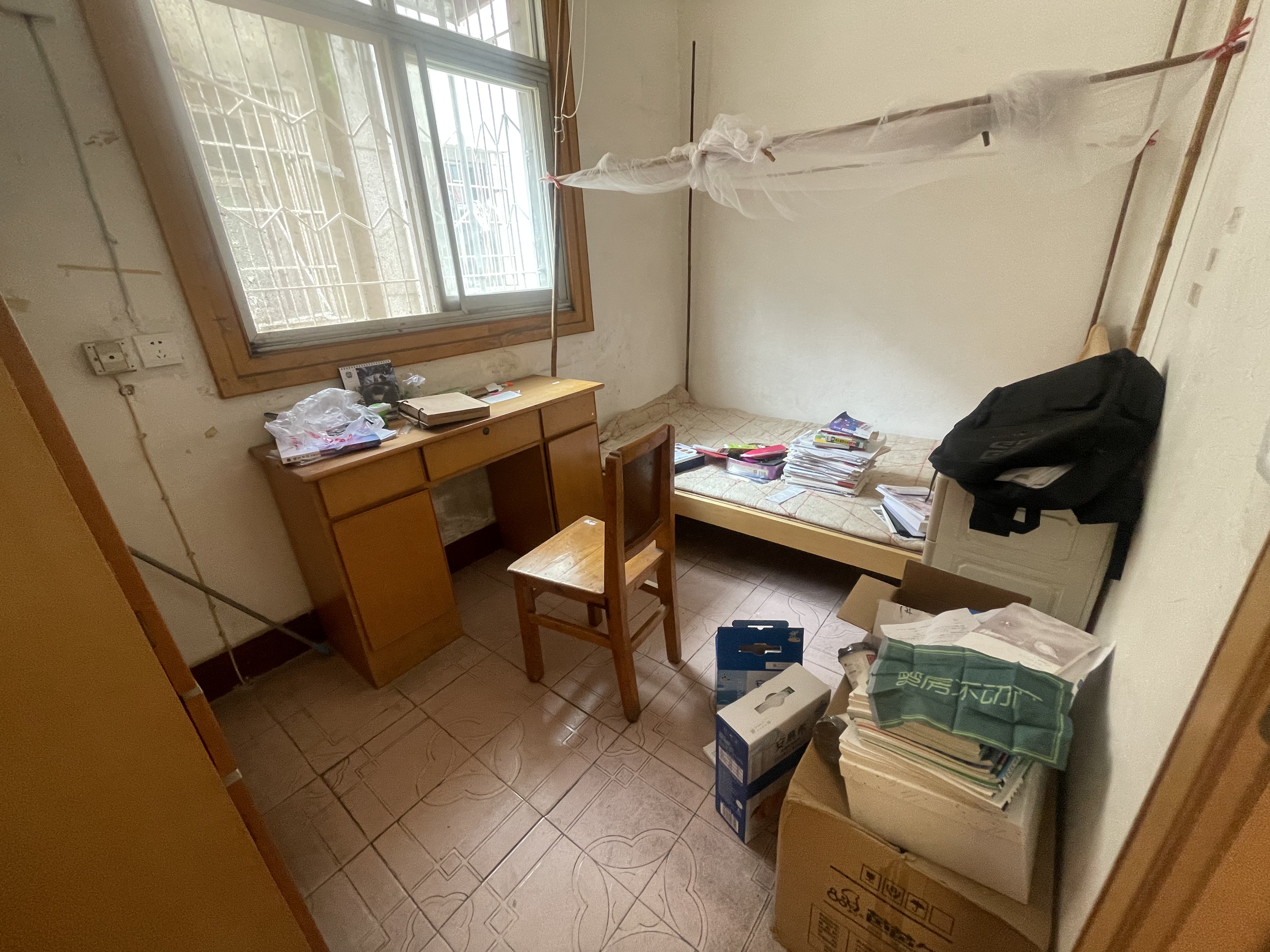 中百对面.大洪社区私房.不动产证在手.好养老好陪读好停车