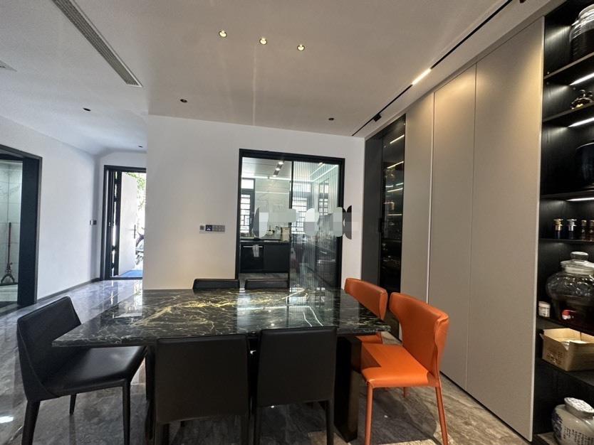 房东亏本出，祥生毫华别墅，全屋地暖，品牌装修，证满二