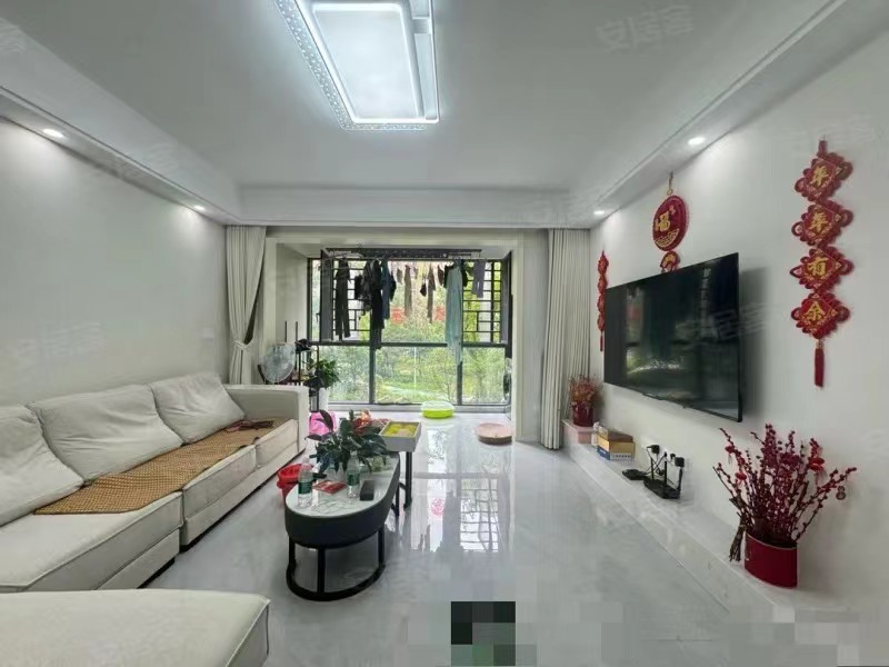 95，诚心出售，时代天‮电，骄‬梯房，好‬楼层，精装三房，单价4400送车位