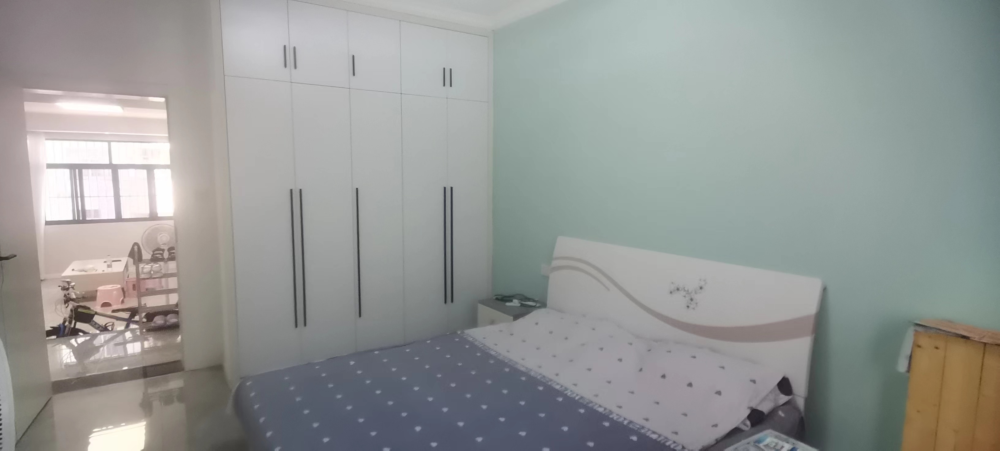 复州花园.精装三房.房子成色新.看房方便