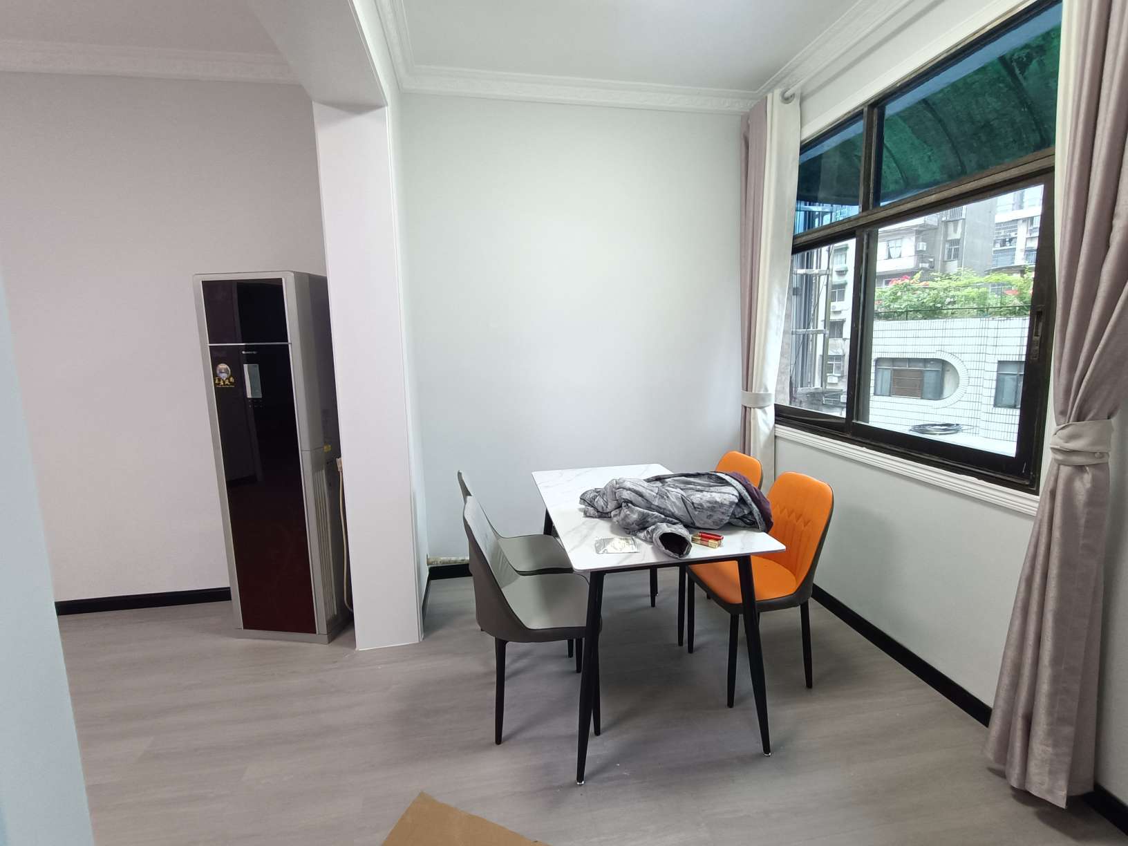 实验二晓，老三中，大洪小区，步梯好楼层，诚心出售