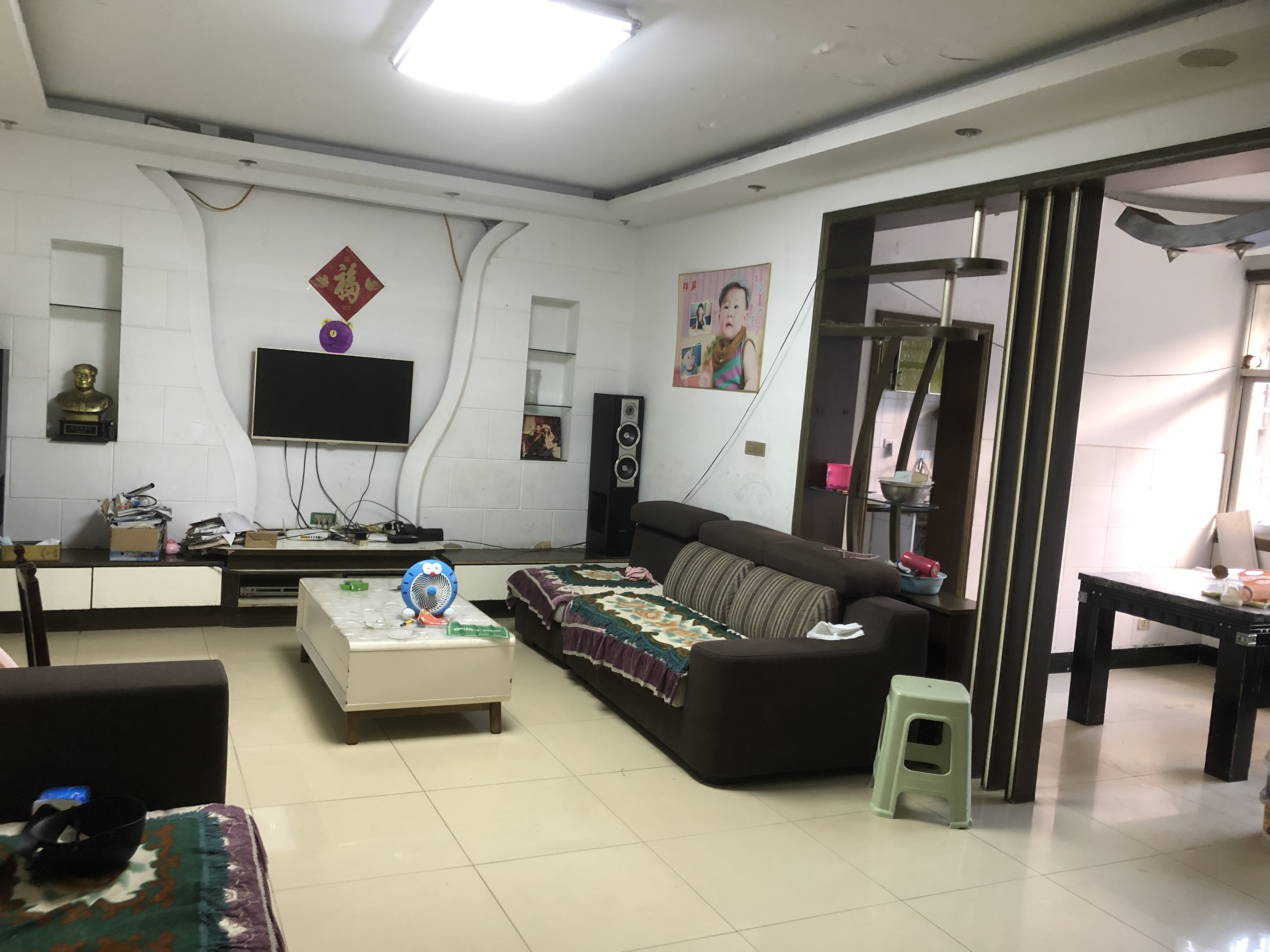 金华苑步梯好楼层，商城附近，带20平地下室，急售！