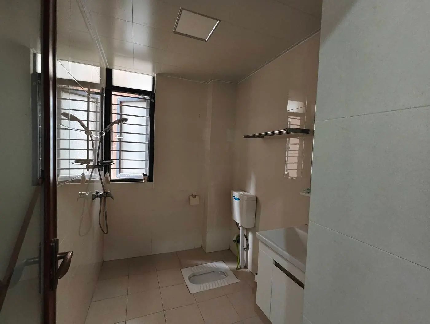 捡漏，元泰A区，精装4房，新三中，电梯2楼，证满二