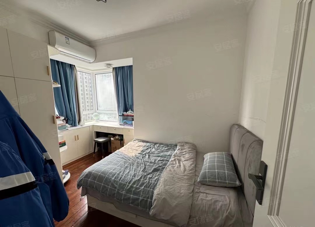 49，房东急售，证满二，精装2房，小户型，一中旁