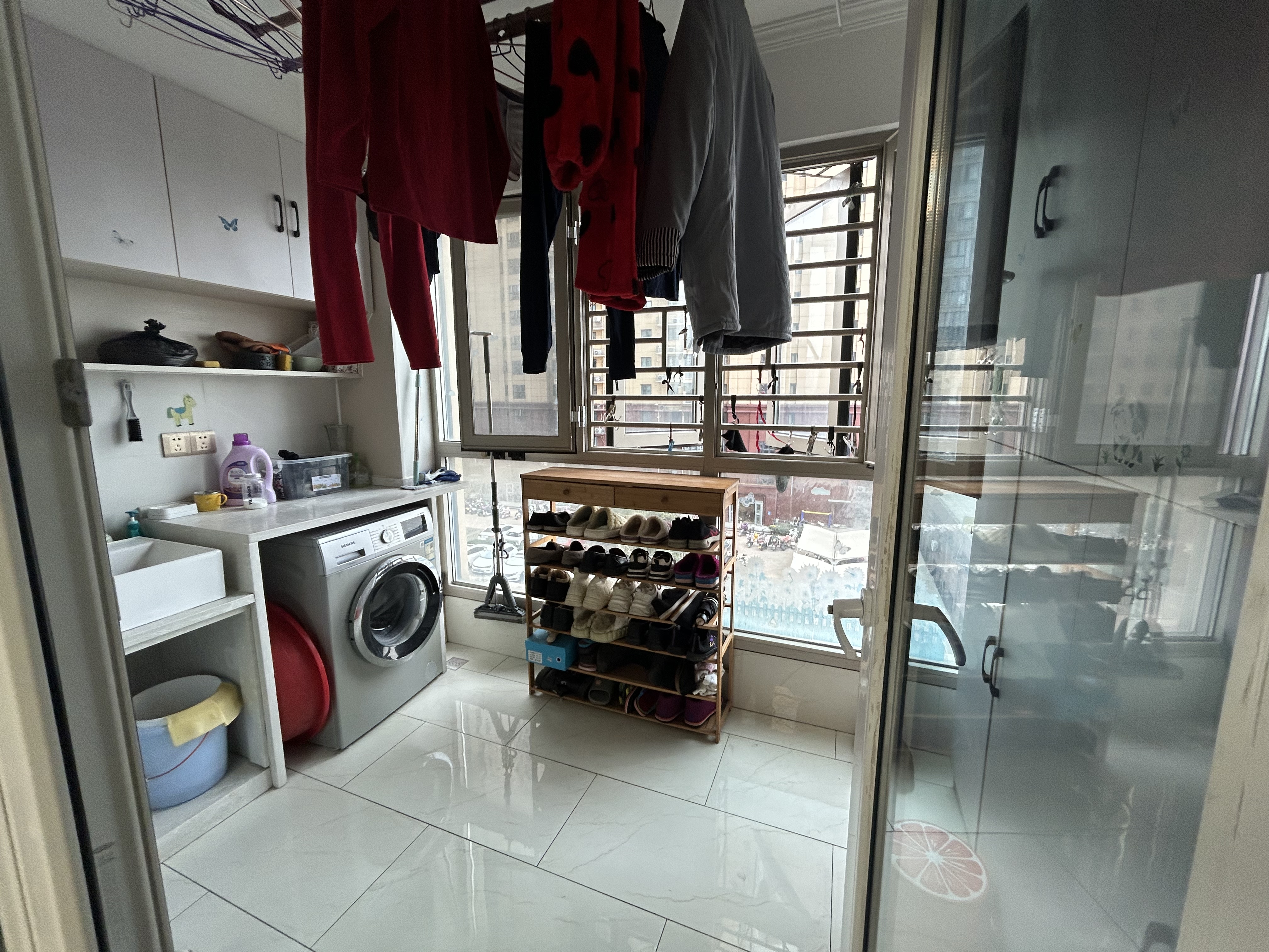 满庭春，单价3900，电梯5楼精装三房，证满二年，仙桃晓学新三中拎包入住