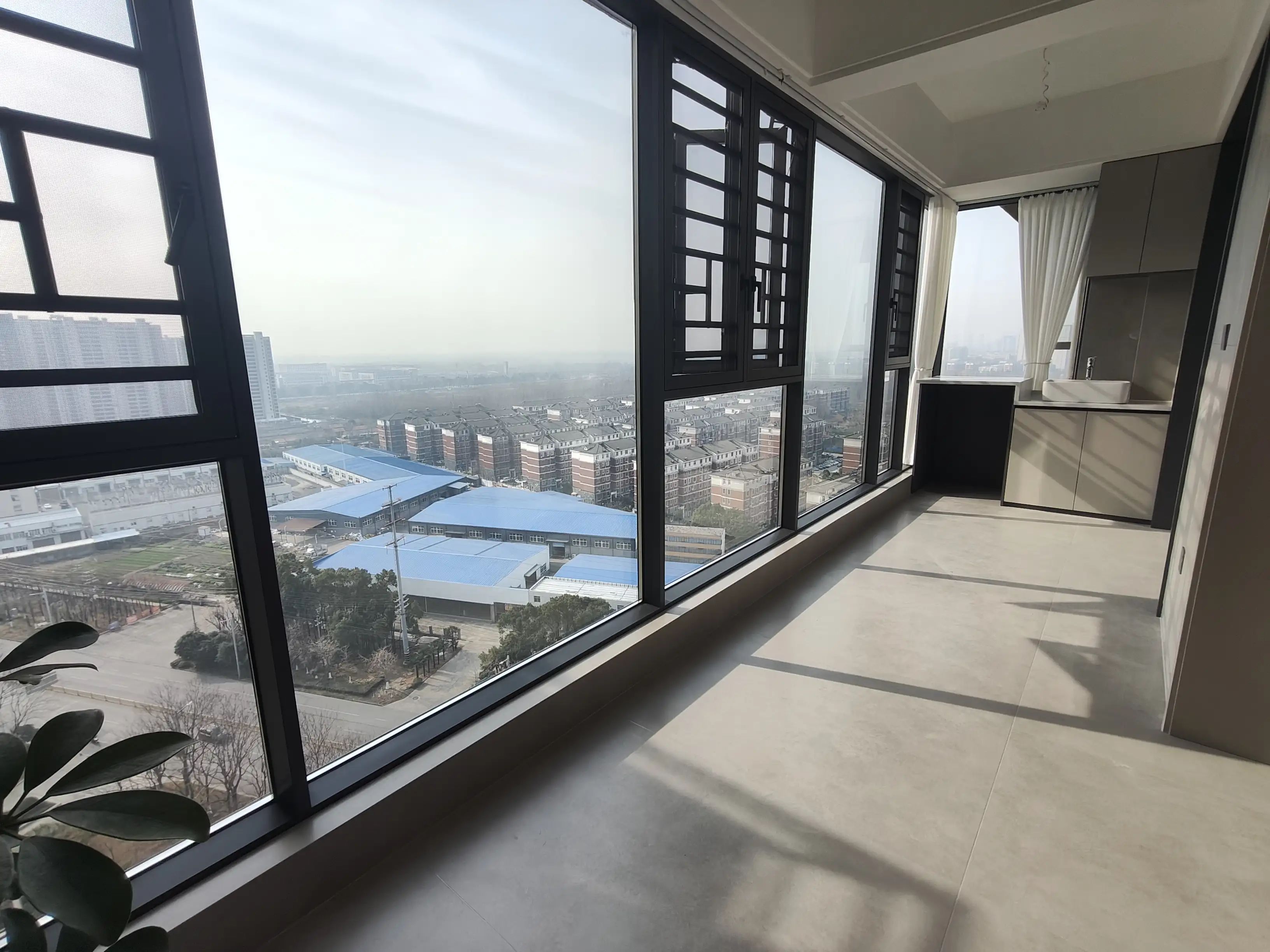 城南，南城郡，精装三房两卫，意式风，电梯好楼层，证满二