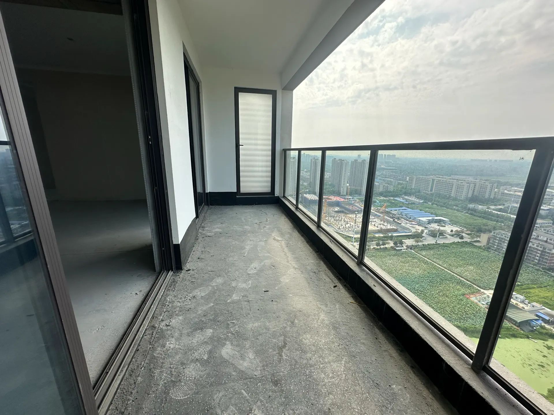 捡漏，城南，吾悦广场 现房 ，边户， 131平经典 房东包满二