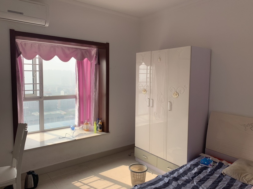 上苑一品2室2厅1卫 精装修 家具家电全配，适合陪读！