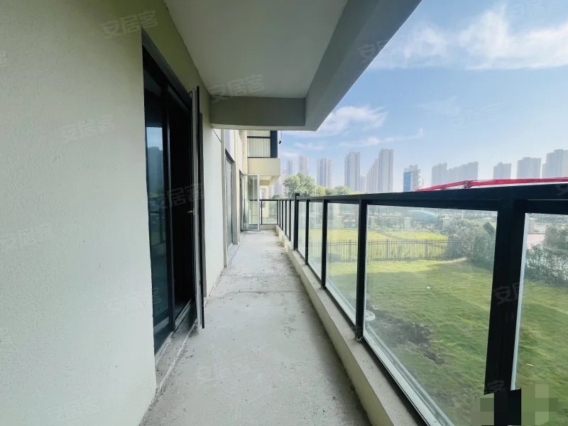 207，房东急售，蓝天花园，一梯一户洋房，大平层，带2个车位，可一手网签