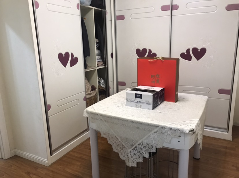 新城壹号4期四室两厅两卫两阳台 装修房子保养的好光线好上学方便