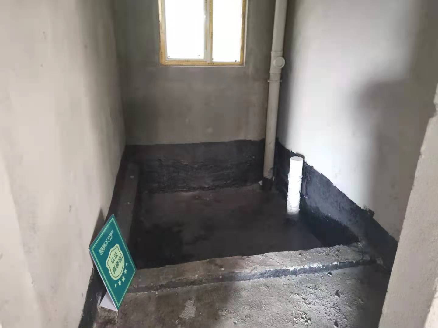 沔阳清华园114平毛坯三房两卫，新二中旁小区环境好！