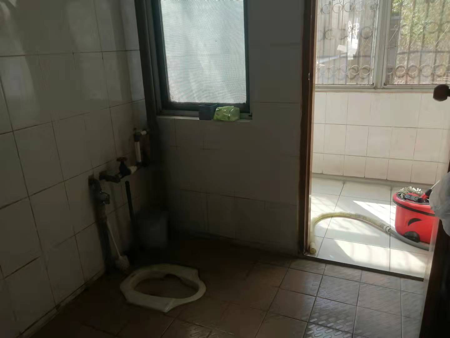 经纬楼精装修对面二中旁边读书的菜场楼下证在手满2年