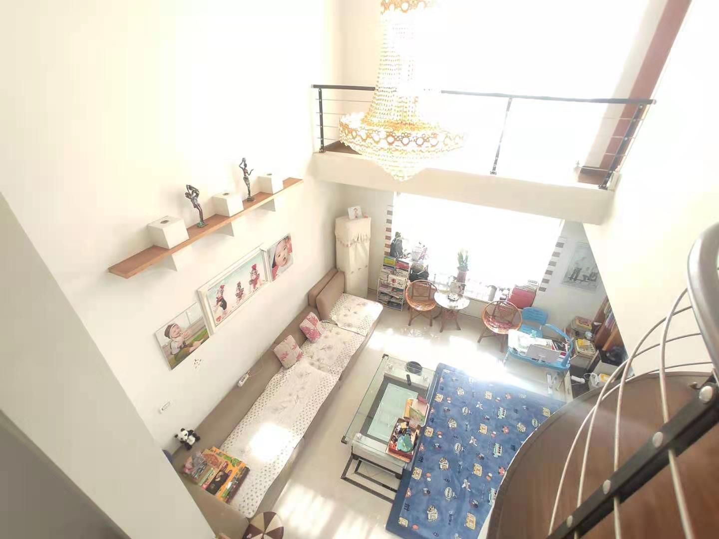 华宝芙蓉花园精装复式楼，大气复式，挑空6米，业主诚心卖