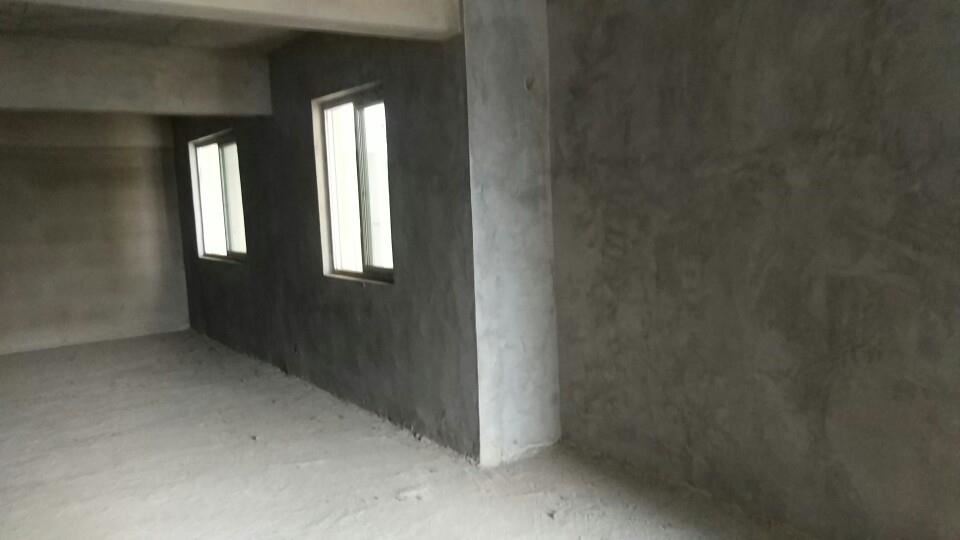 锦江国际95平米毛坯两房中间楼层诚意出售30万有钥匙！