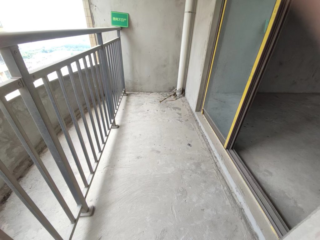 颐和公馆单嘉5300人车分流停车位充足证满2年看房有钥匙