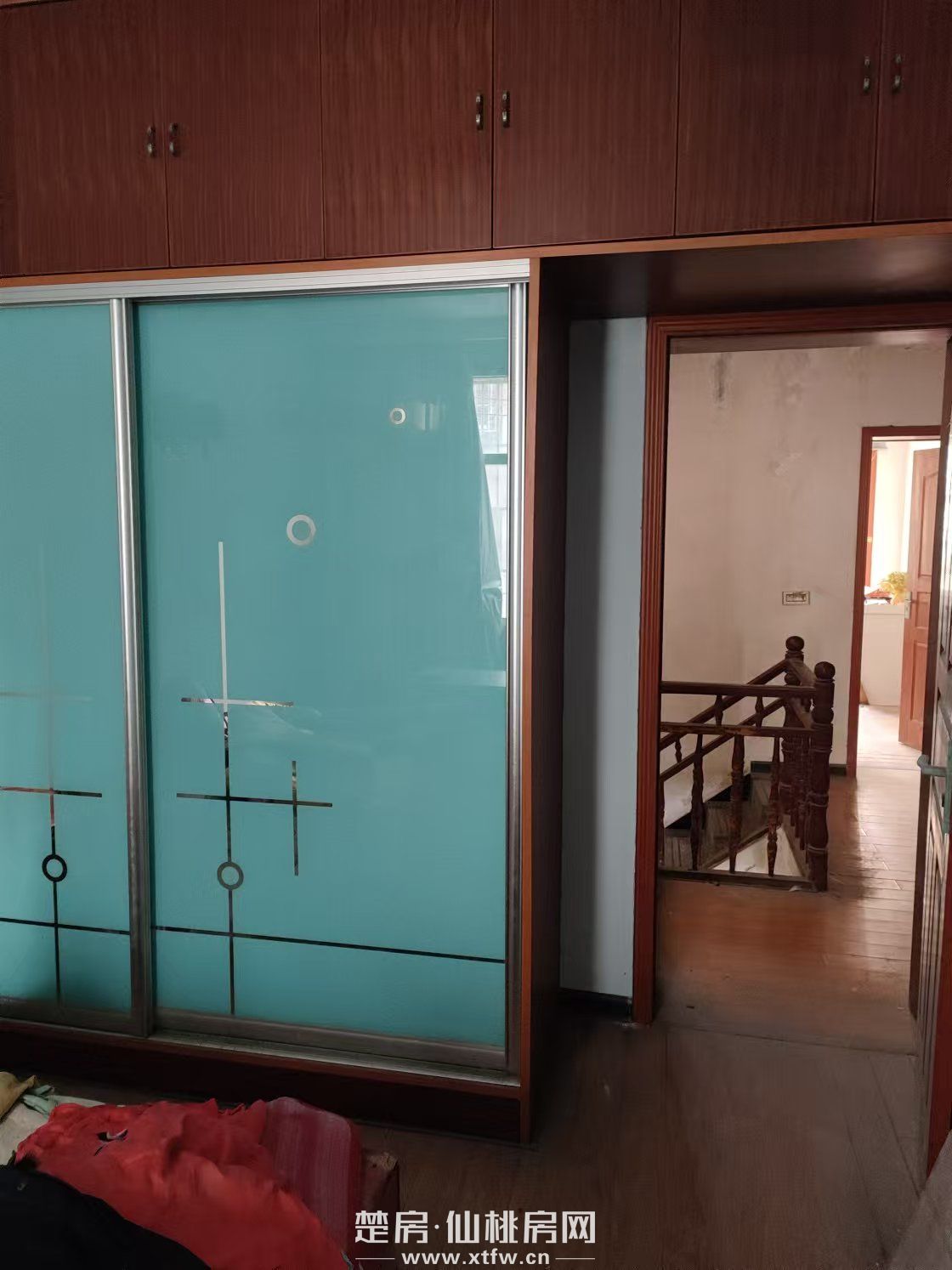 大洪小区大洪路西一巷仙桃中学三层私房出租出售，一楼可以做门面