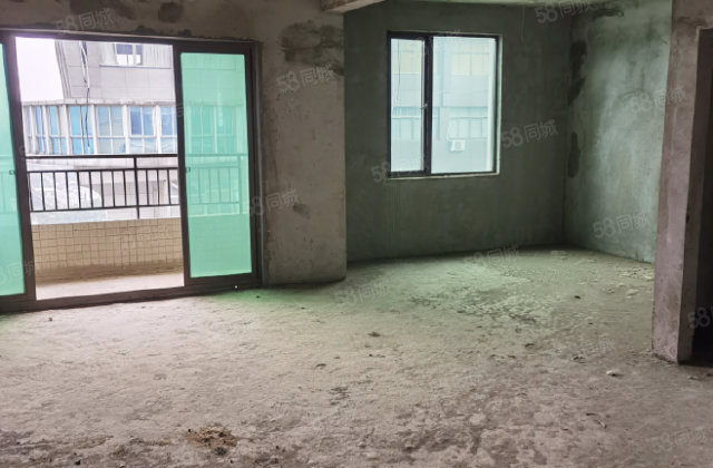 锦绣龙城3室2厅2卫好楼层一梯两户高性价比价格可谈诚心出售