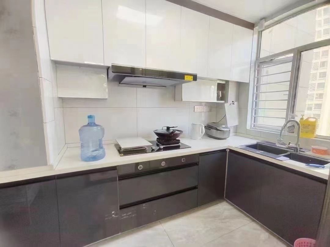 城南，清华园，好楼层，​全新装修，东边户，南北通透双阳台，​证件还满二