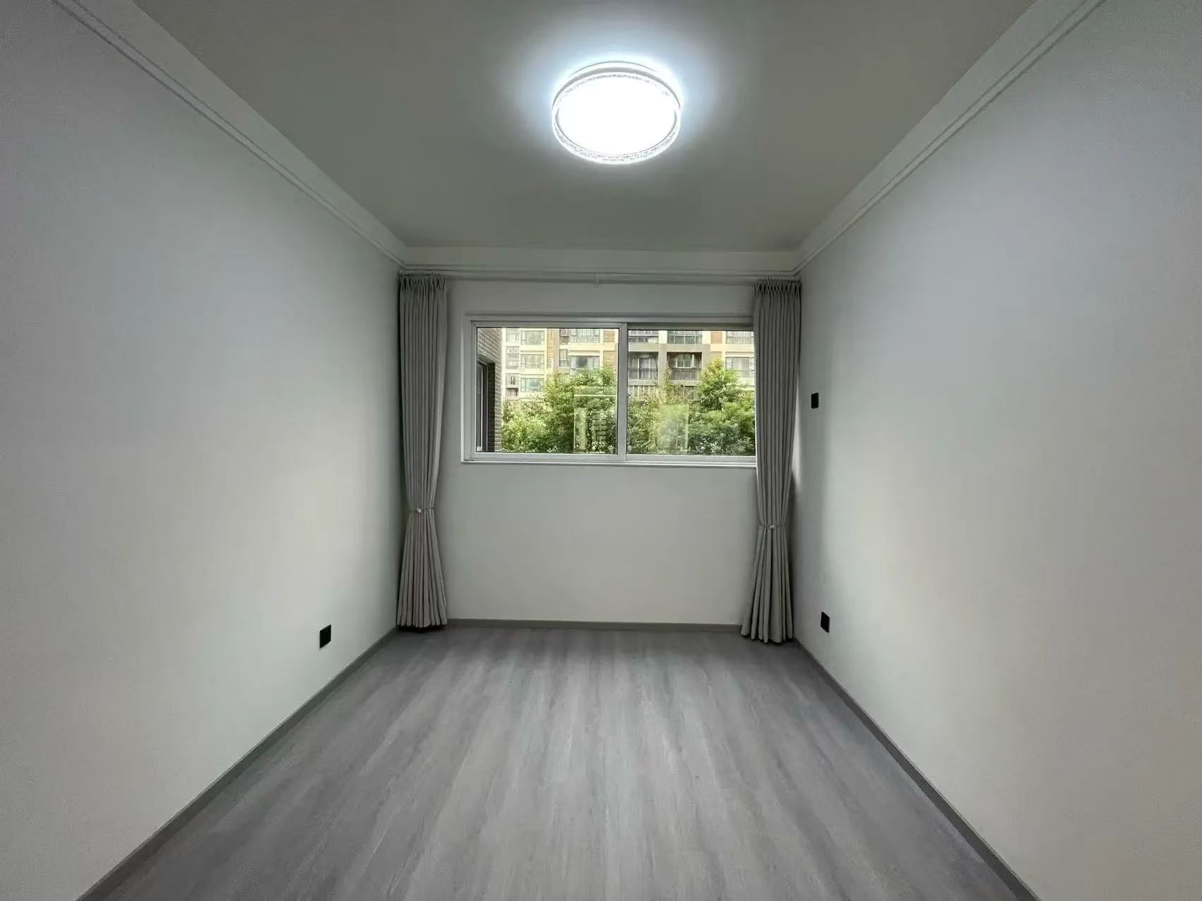 降价了，捡漏，和合国际，全新装修，精装大四房，证满二，诚心出售