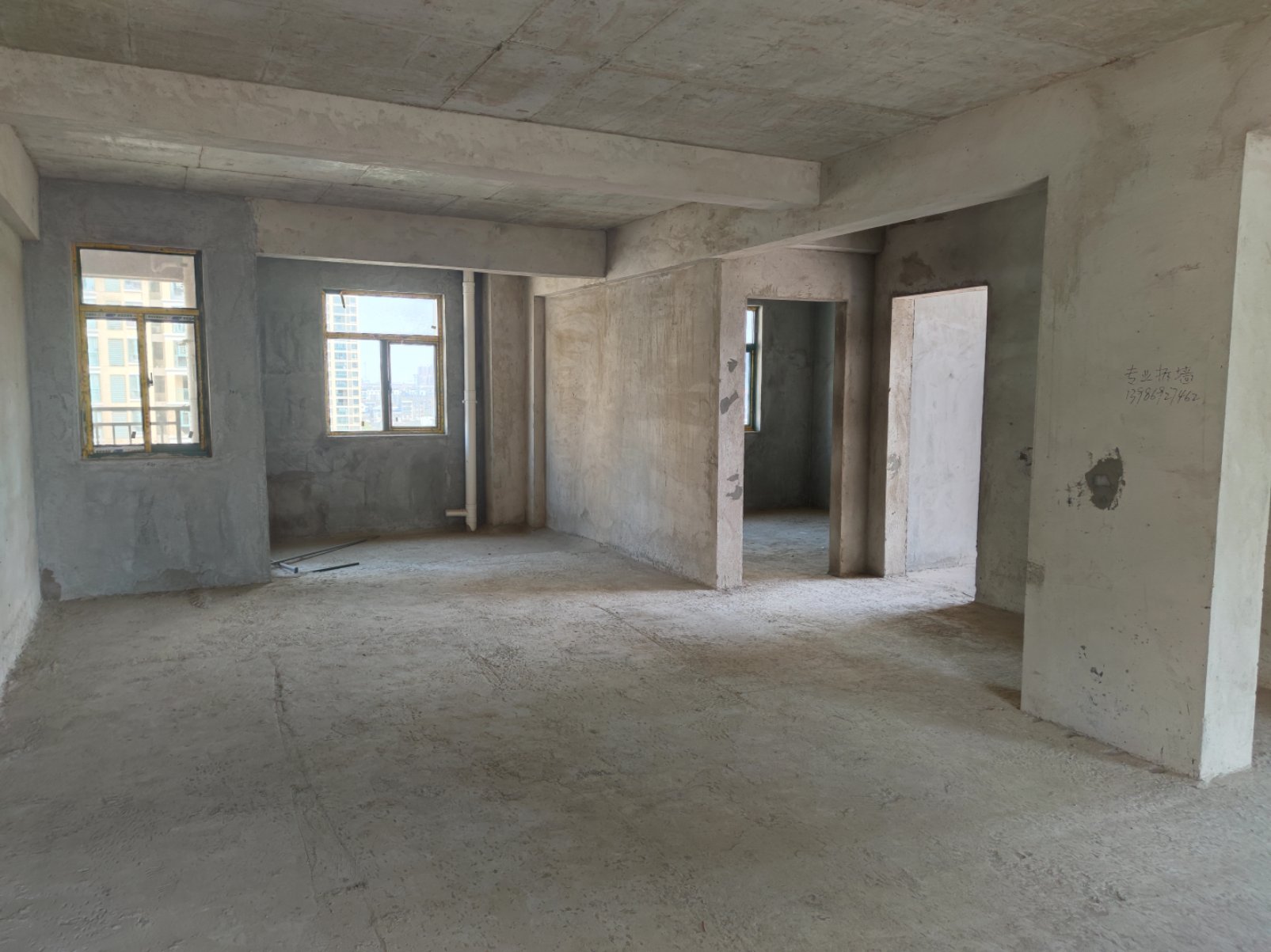 新城壹号五期稀有大三房带空中花园，东边户