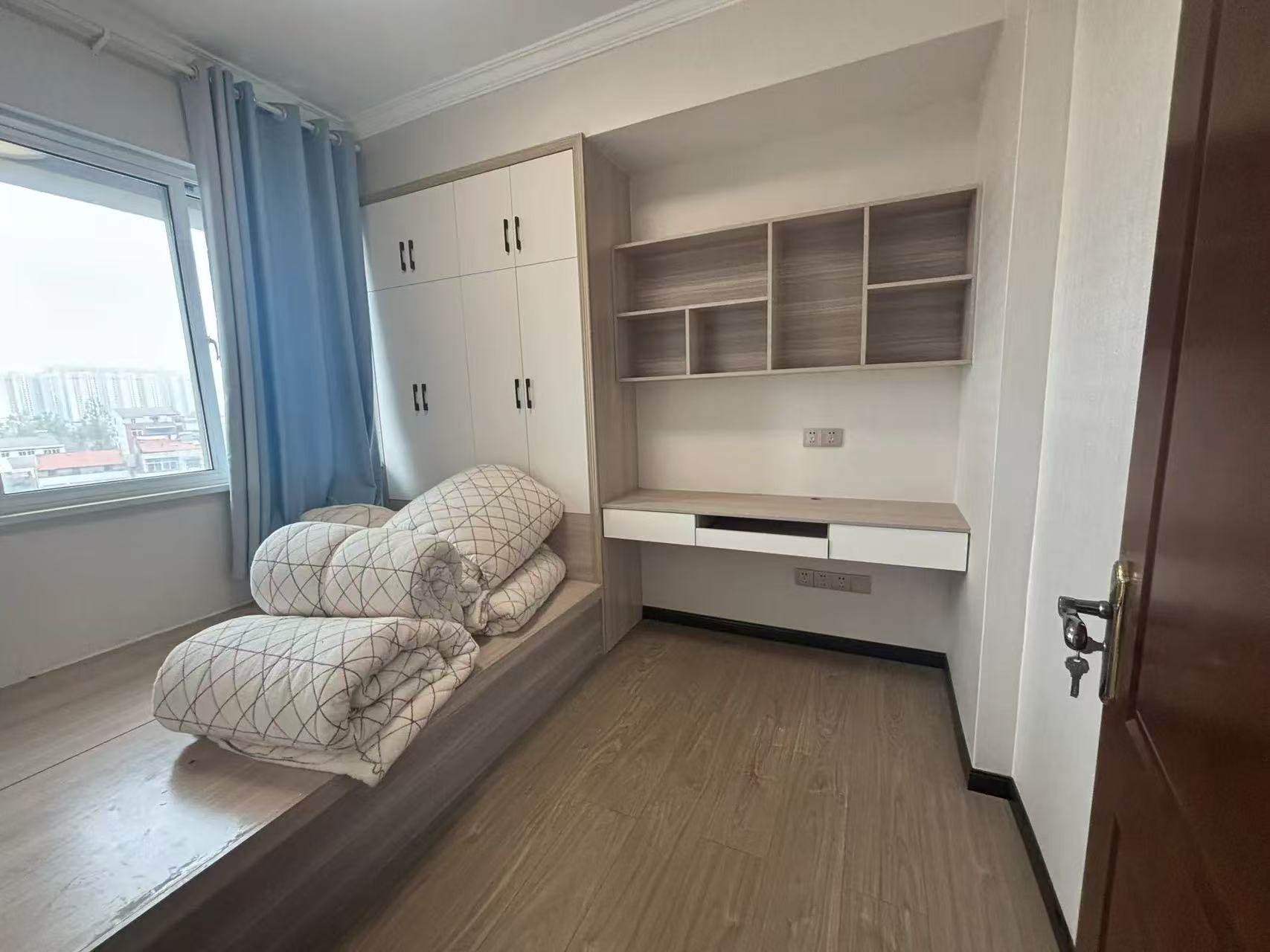 降价了，捡漏，公园世家，精装四房，成色好！好楼层，南北通透，证满二