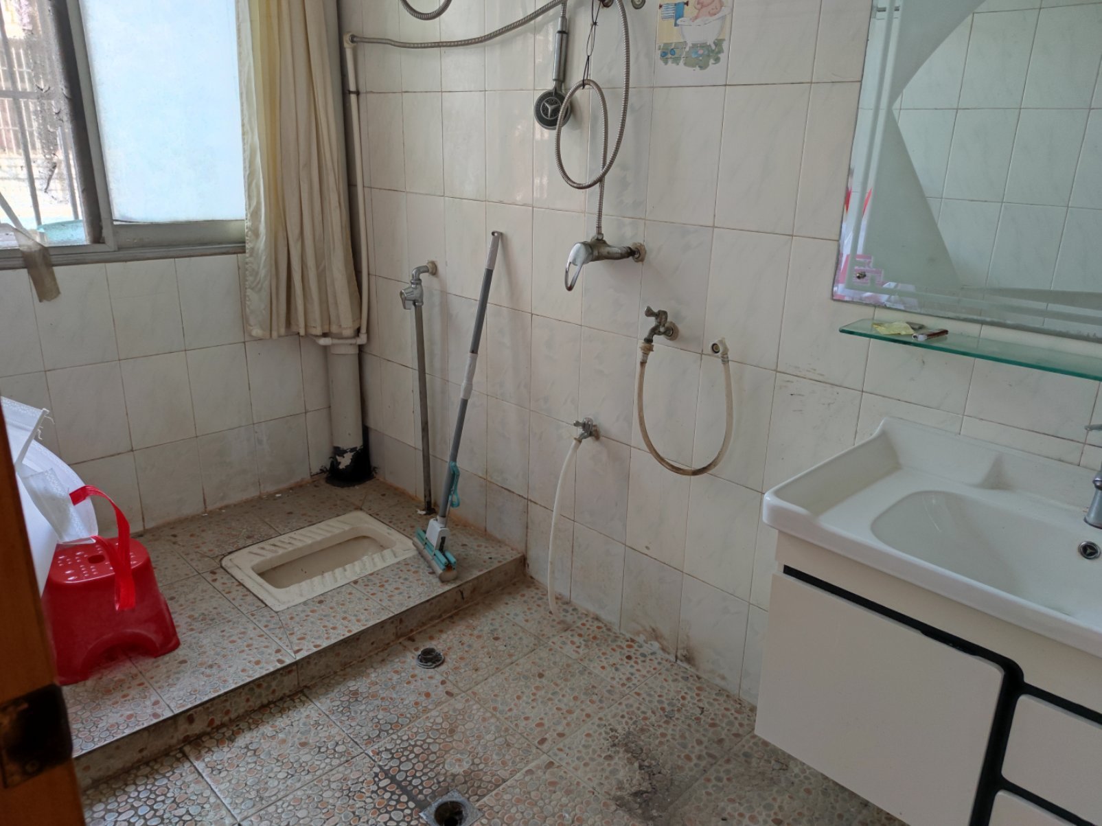 正源小区满五东边户，采光佳