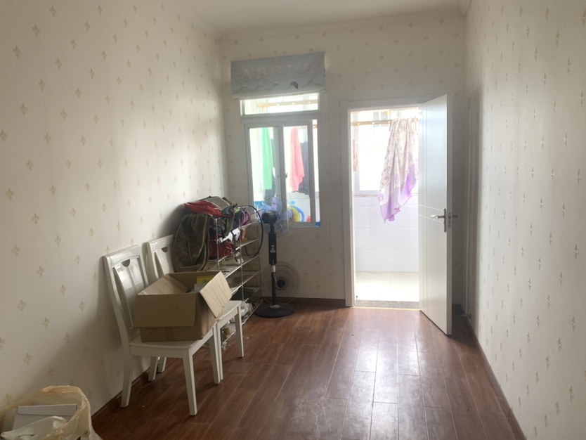 新景园，电梯小高层！精装修