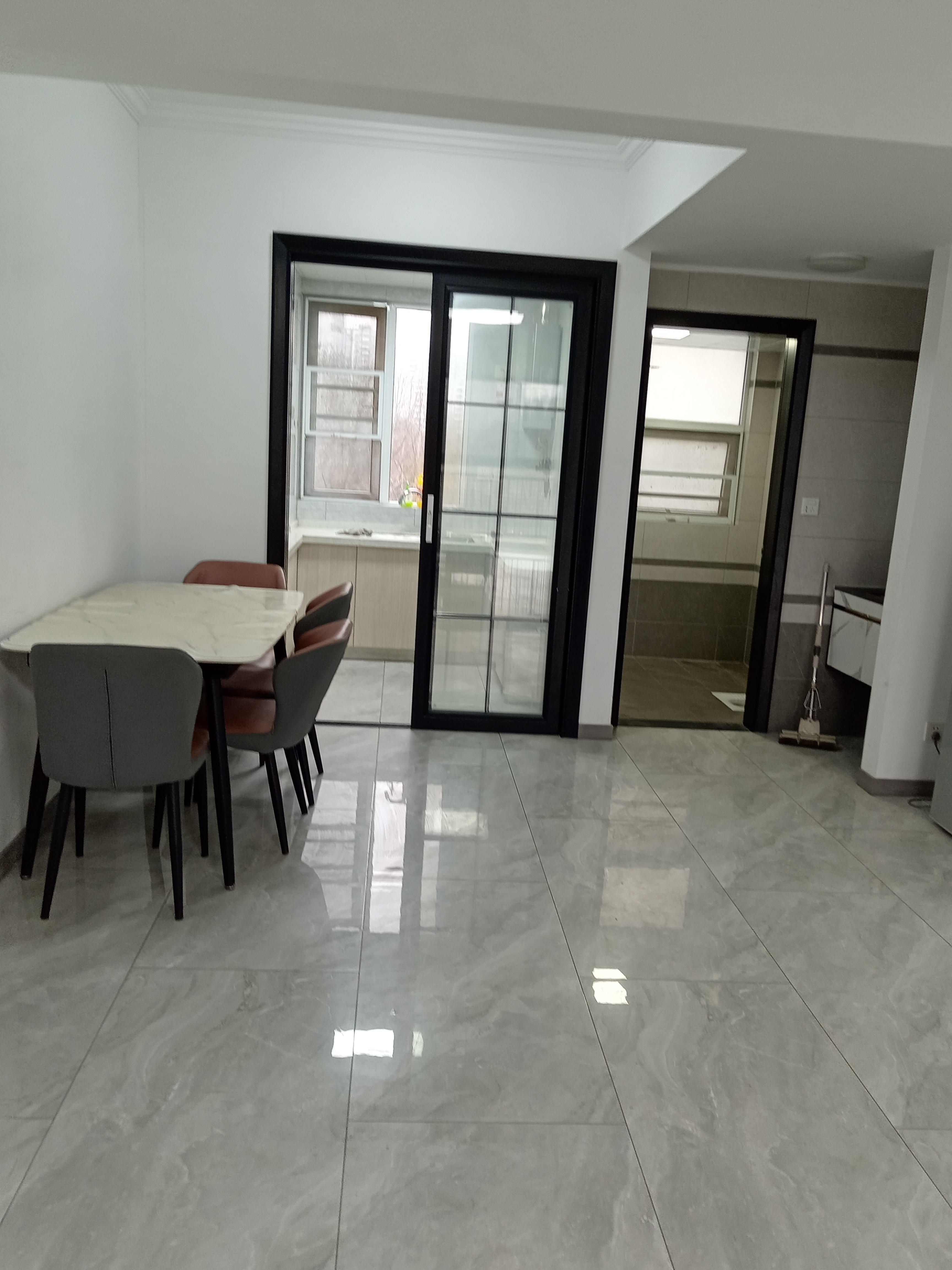 元泰租房三房两卫家电齐全价格实惠