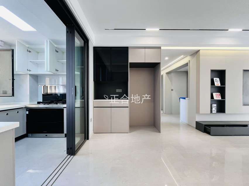 诚心出售，城南，清华园，纯边户，电梯小高层15楼，全新装修一天未住，