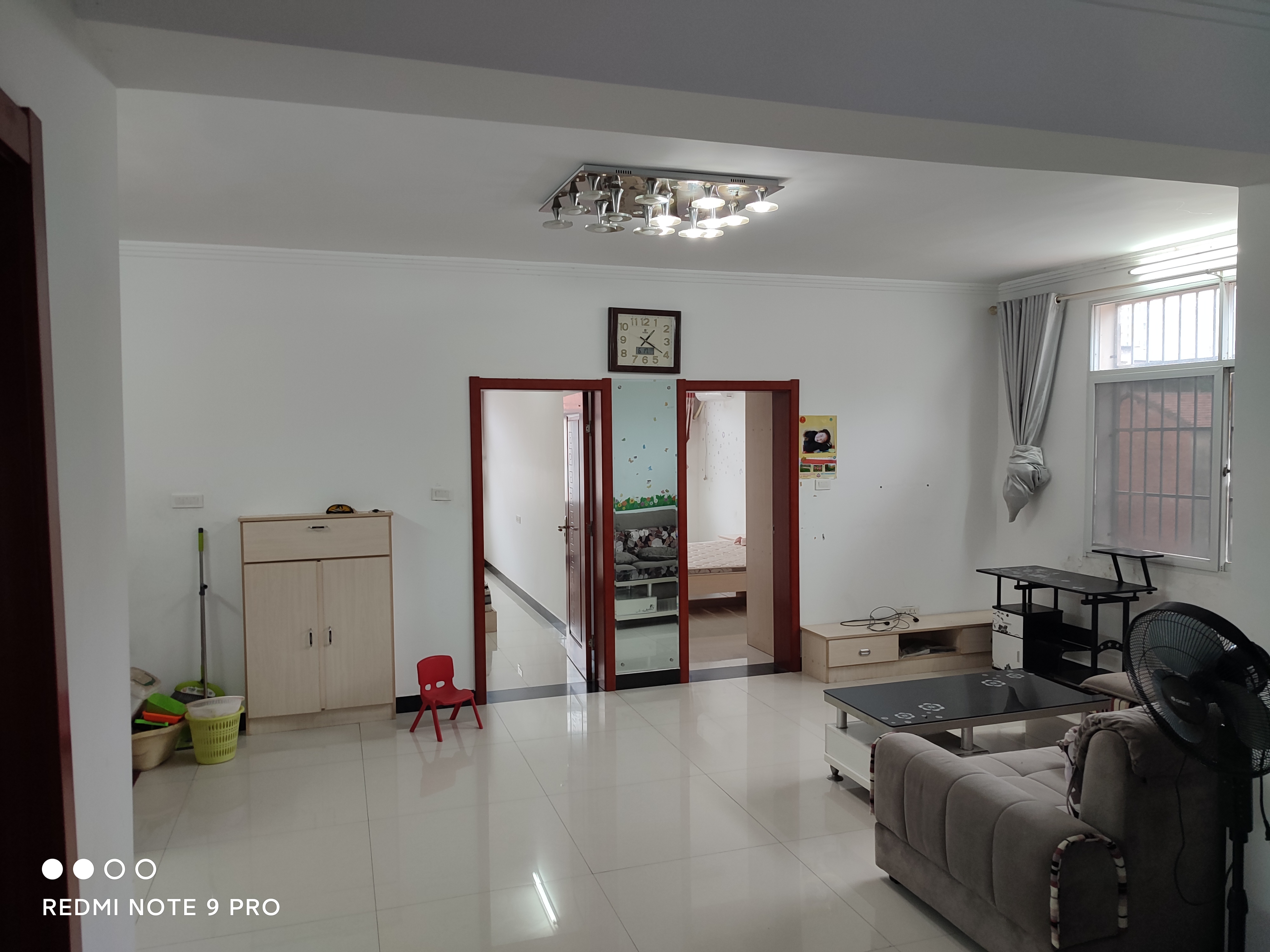 油炸湾附近精装大两房通风采光效果好家室家电齐全价格便宜欢迎来电咨询