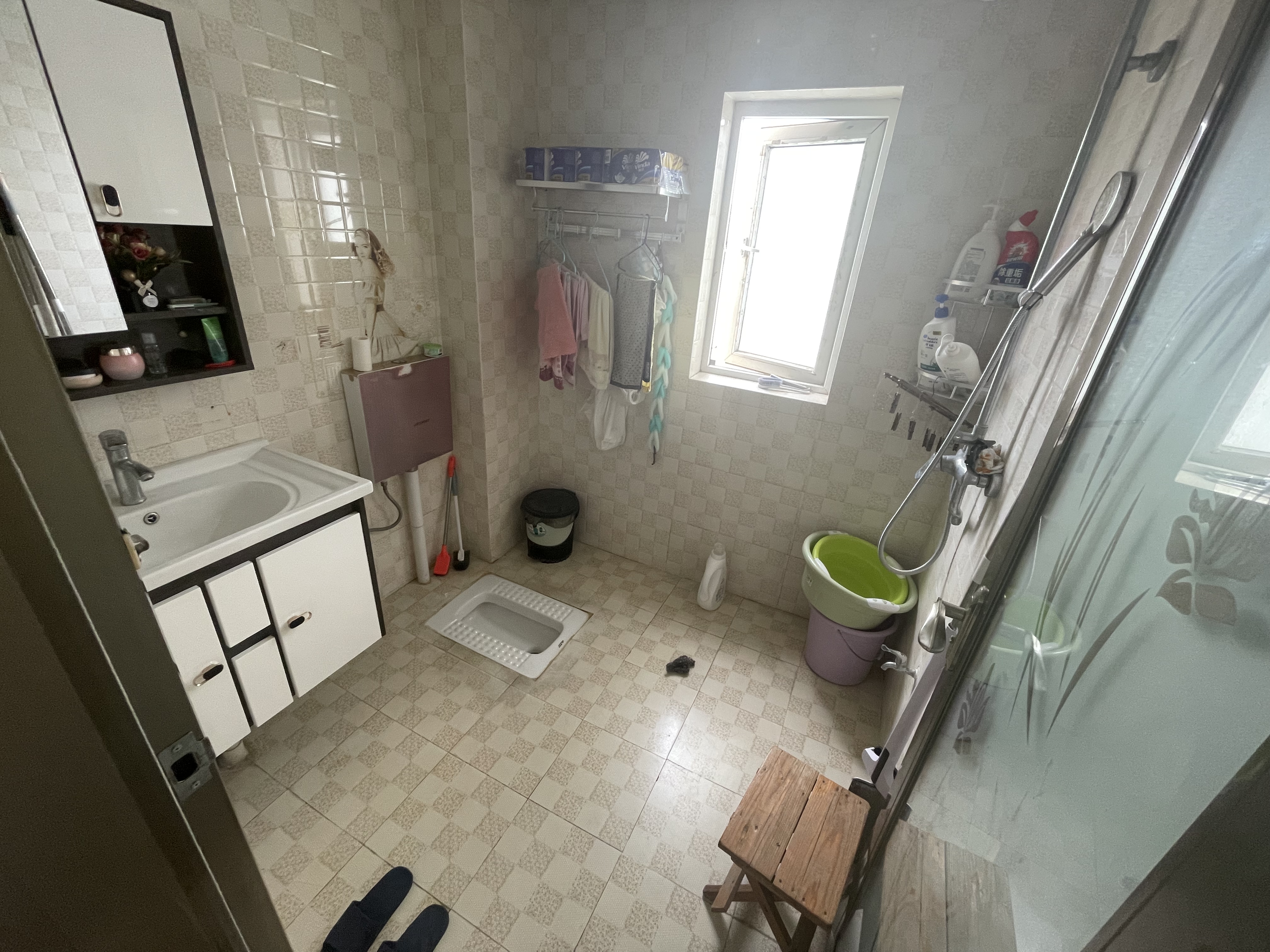 笆篓湾金居稀缺两房房子保养的到位看房方便