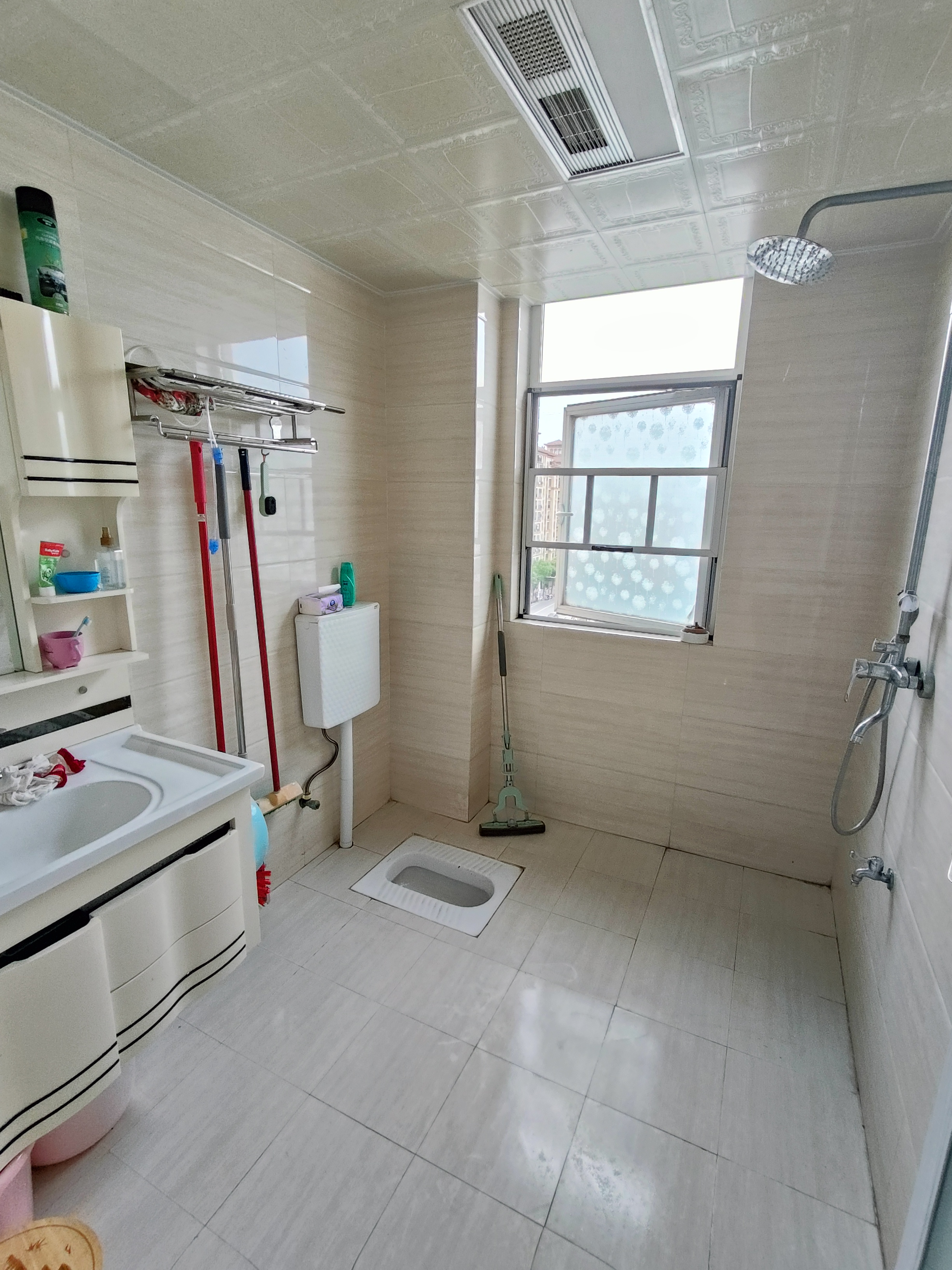 时代天骄.精装三房两卫.中间楼层.证件满二.