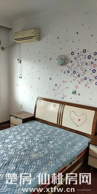 高管宿舍三室两厅拎包即住（青青家园旁边新中医院对面武商二中附近）