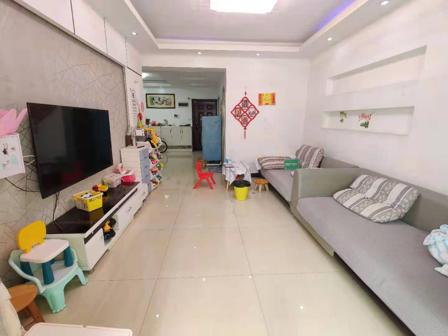 城南 紫金城 精装修两房 中间楼层 小区幼儿园 对面小学