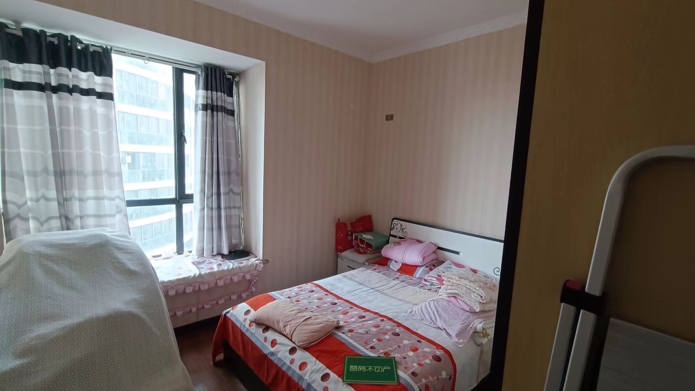 仙下河畔鸣宇尚城精装诚心出售送超大入户花园证件满二，视野好无遮拦