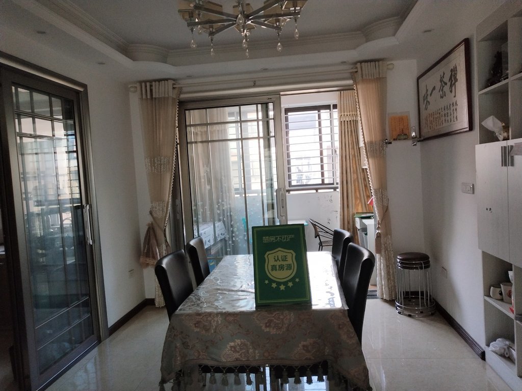 城南沔阳公馆步梯精装大三房楼层好业主诚意出售