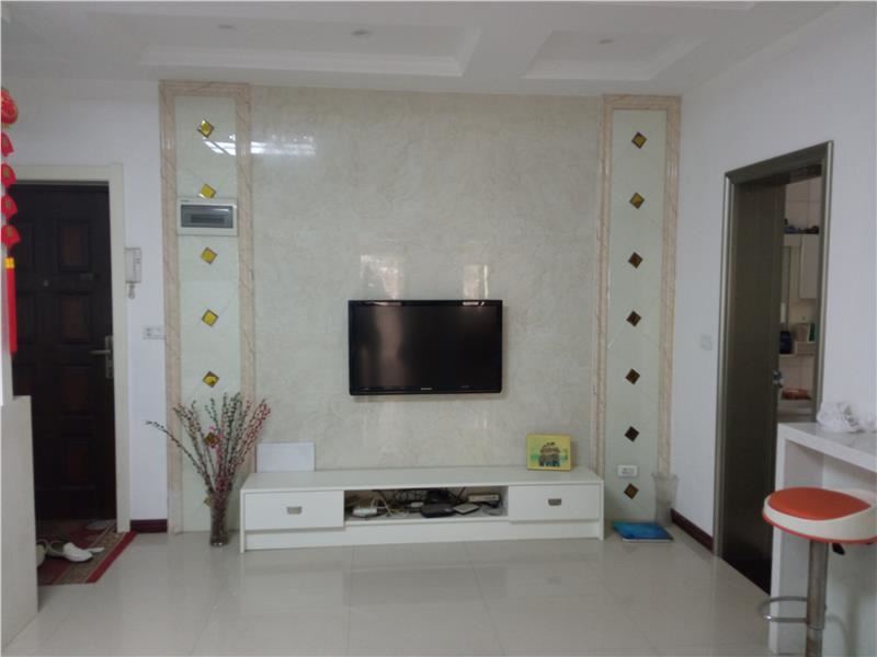 福星城附近城南步梯好楼层，装修成色新，证满两年，过户费低，看房方便