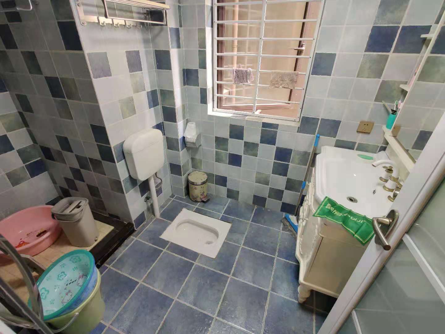 绿地华庭香格里拉复式带院子精装修没怎么住大阳台带车库看房方便