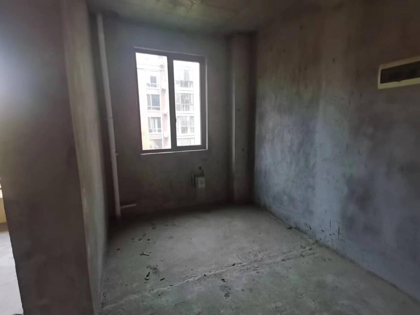 绿地香格里拉.步梯小洋房.南北通透双阳台.看房方便