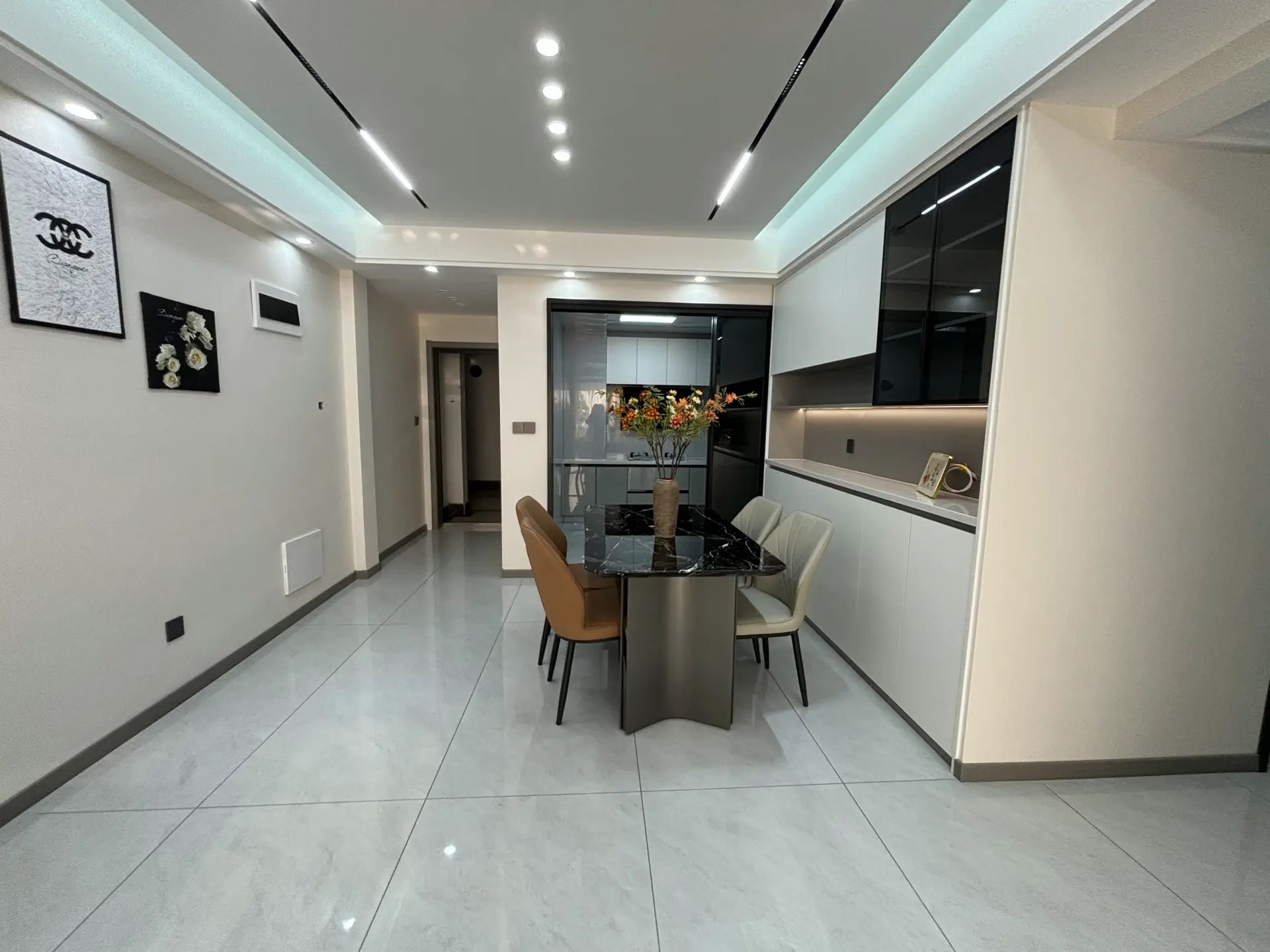 城南，沔街旁御湖世家，单价5字头，送地下车位，证满二年，业主诚心出售