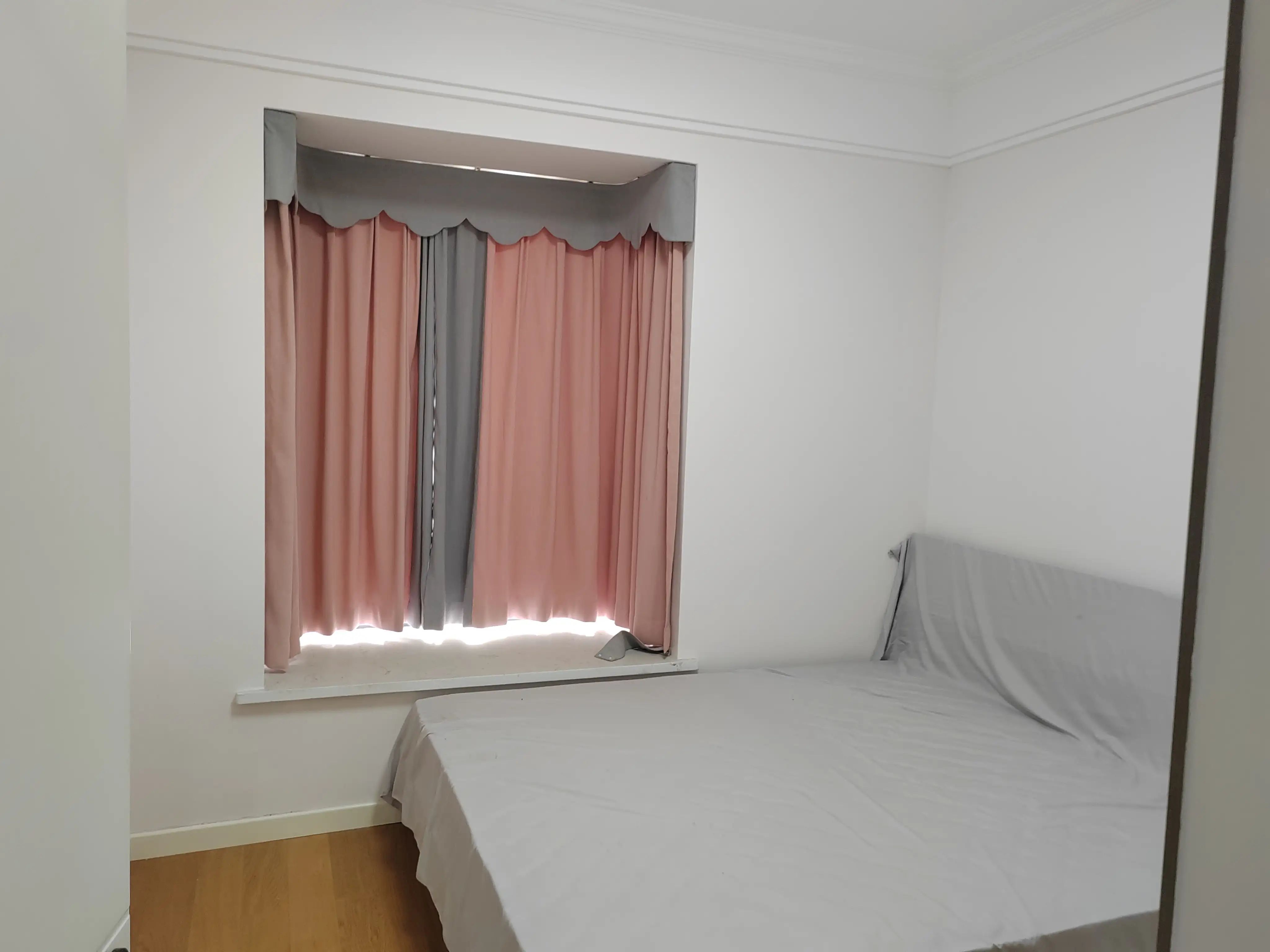 吾悦广场旁，元泰未来城C区。精装电梯4房2厅2卫，业主自装一天未住，好楼层