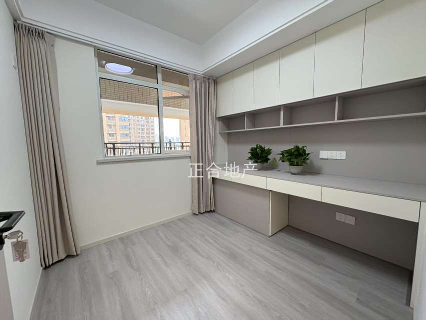 降价了，城南，沔阳天泽园，电梯小高层7楼，证满二年，三开间朝南，精装三房二卫，全屋中央空调，净水器，家电齐全