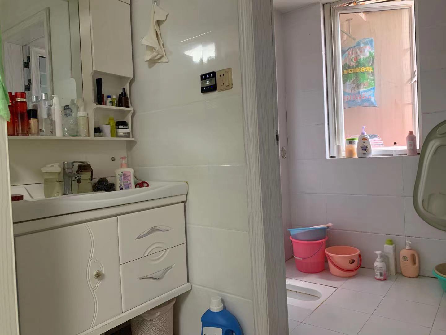 捡漏，城南，新街，电梯好楼层19楼，亏本出售，证满二