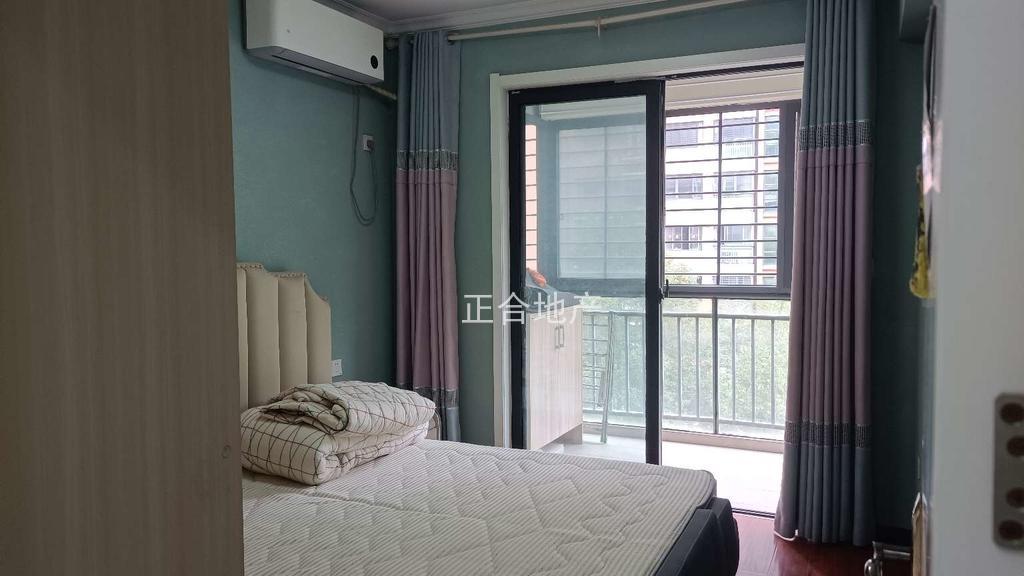 房东诚心出售，金域城邦，电梯精装3房，9成新，楼层好，满2年