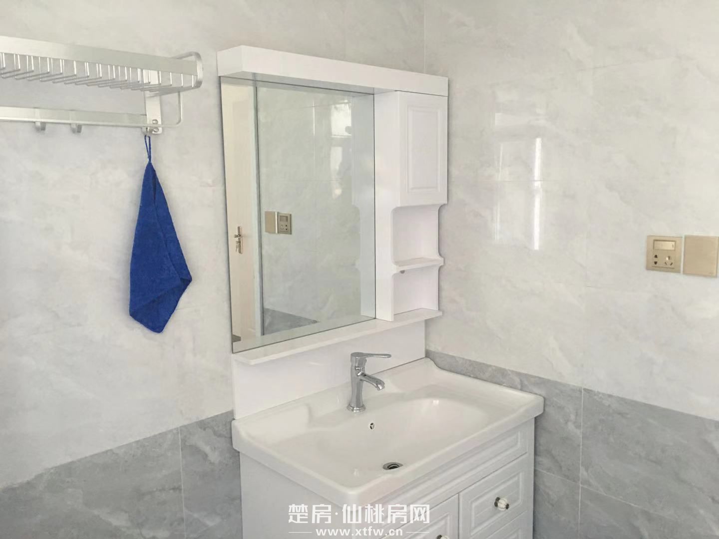  大道红星美凯龙两房简装家电家具齐全