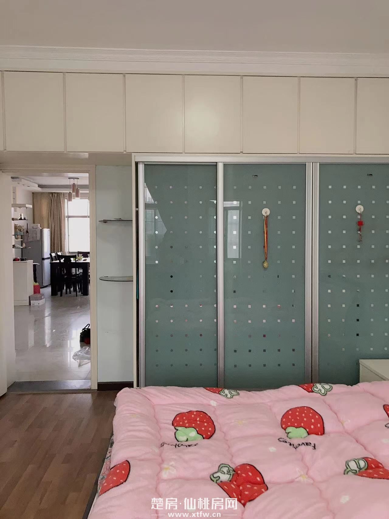 笆篓湾汉江，仙桃二中临近武商精装三室两厅拎包入住