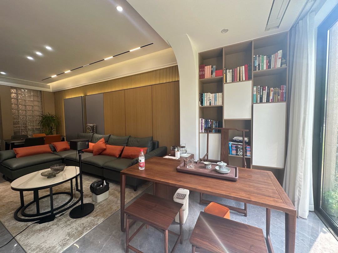 捡漏，带的大院子，装修新，全屋品牌，45万拿下，证满二，亏本