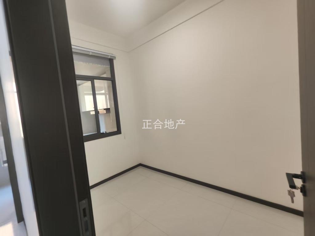 养老房，前后有院子，钱沟菜场附近1楼，三房，采光好，拼手速，可谈