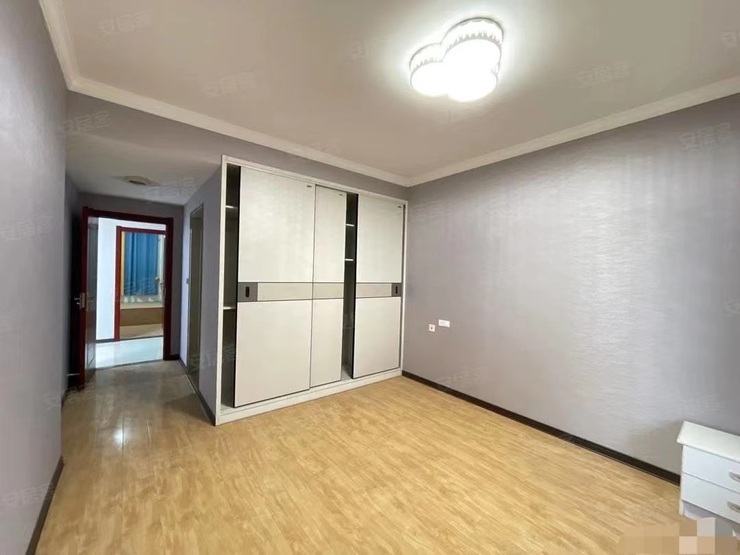 92，速度捡漏，满庭春，精装5000​，证满二，好楼层，采光好